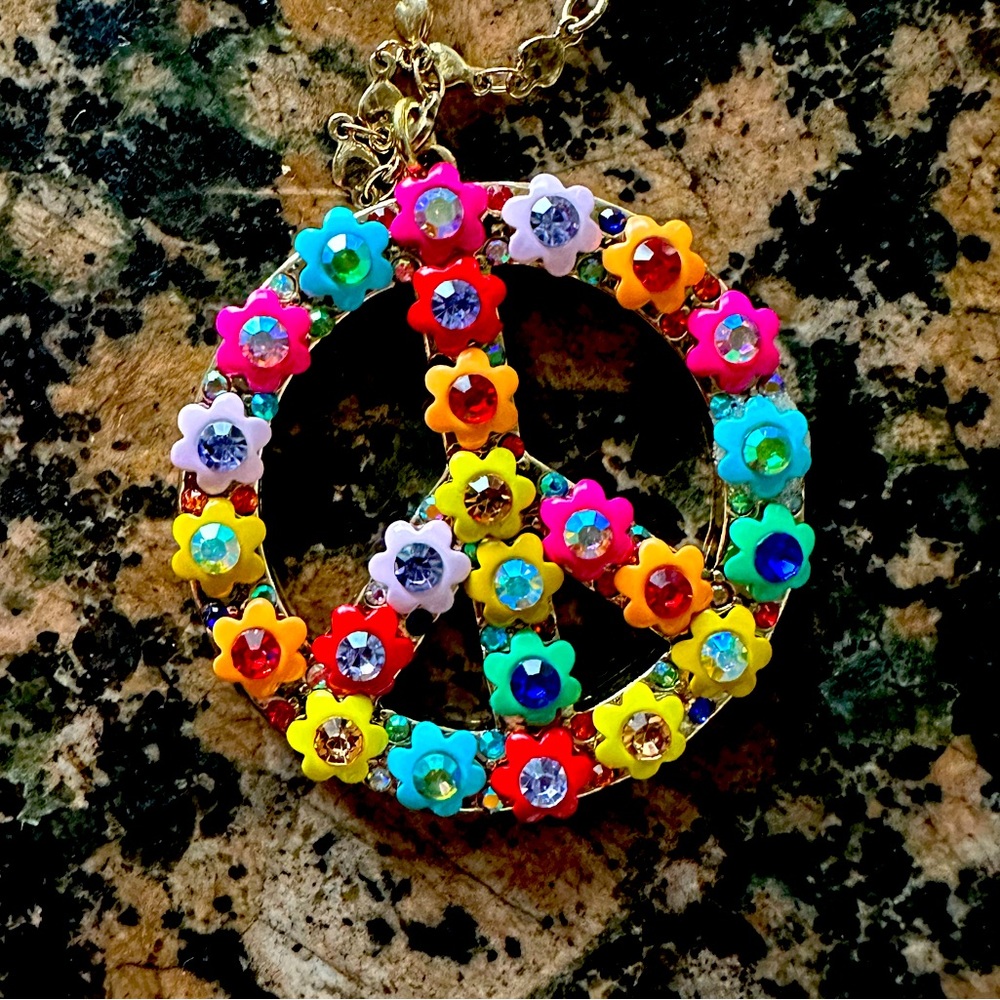 Betsey Johnson Love Fest Necklace - NWT
